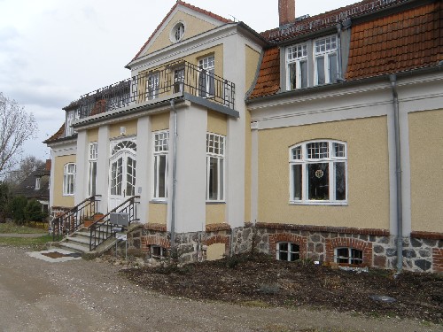 Ansicht des Gutshaus Neu Käbelich, dem Sitz der Praxisgemeinschaft Zytodiagnostik